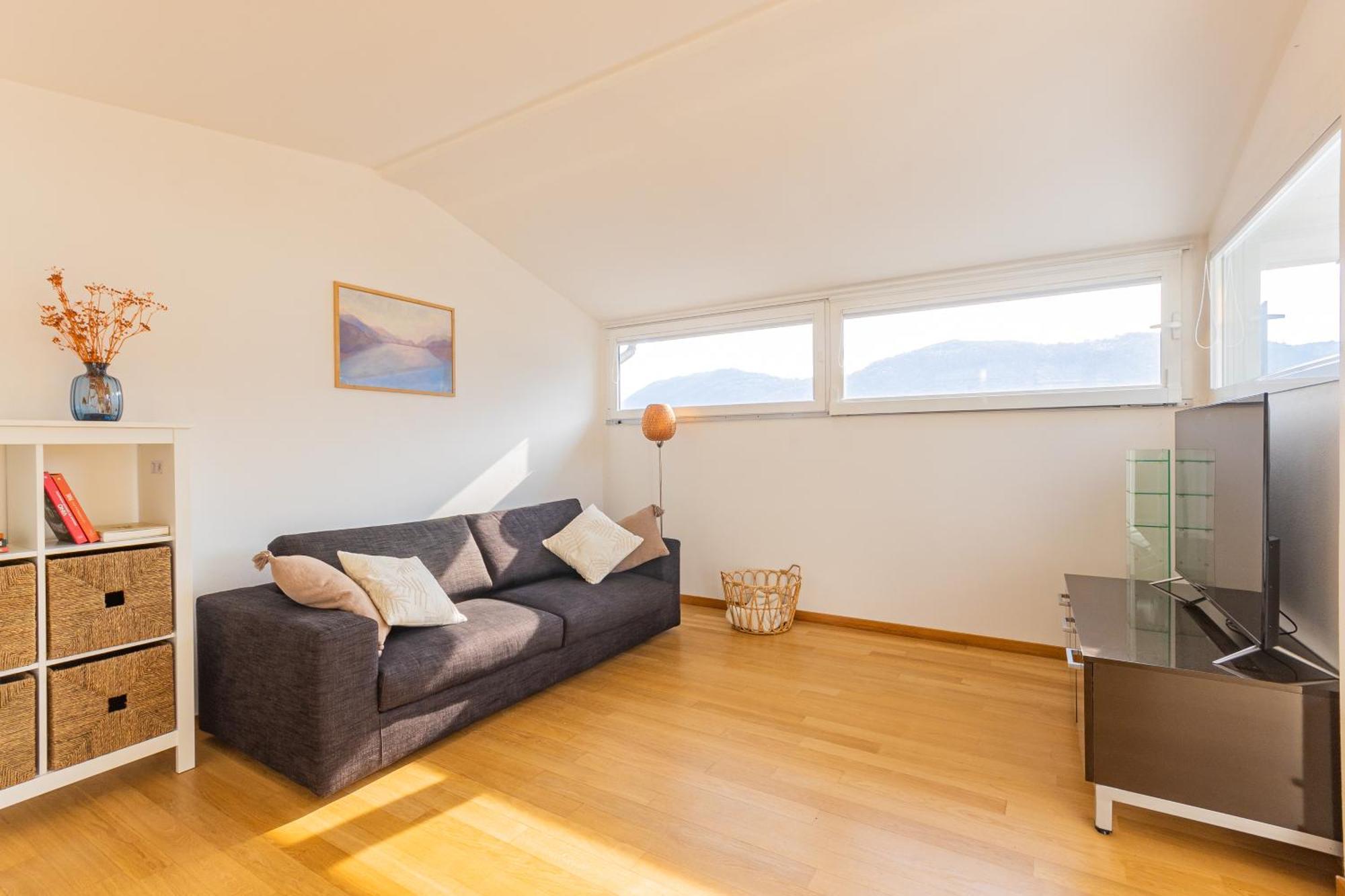 Casa Madlen - Bright Attic With Marvelous View Leilighet Campione dʼItalia Eksteriør bilde